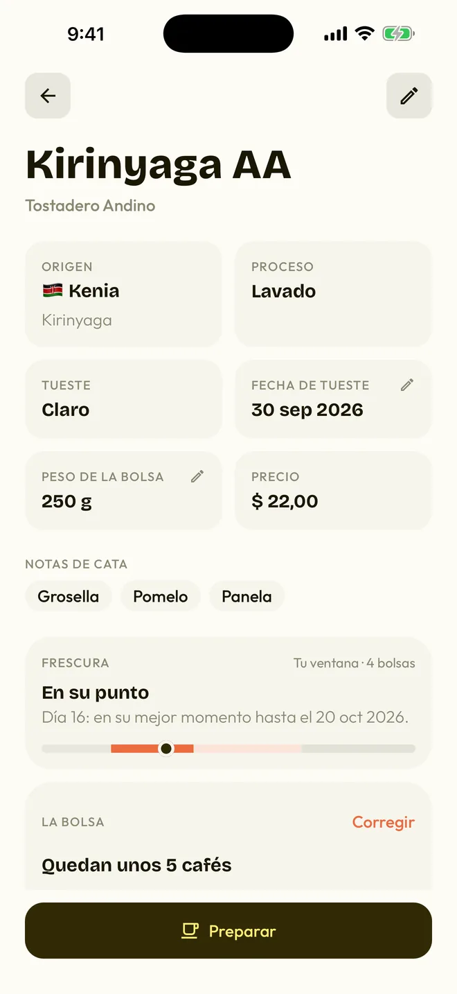 La pantalla de una bolsa en la app: origen Kenia, proceso lavado, fecha de tueste, peso, precio y notas de cata.